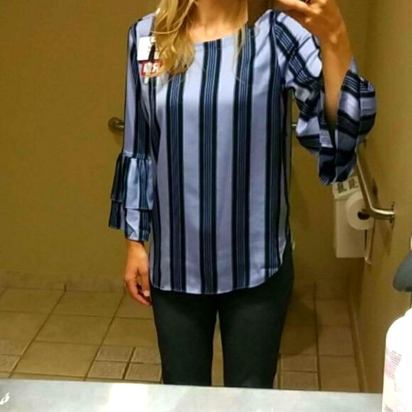 2/$20 LOFT Flowy Tunic Blouse - Picture 1 of 10